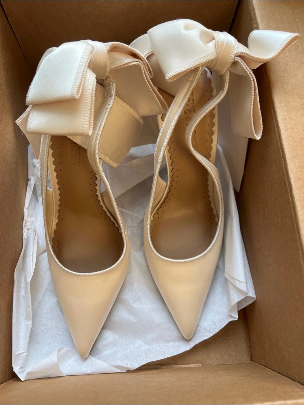 Steve Madden Cream Pointed-Toe Stiletto Pumps with Ankle Bow - Picture 11 of 11